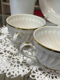 Чашка от кофейного сервиза ЛФЗ. Рельефный фарфор с позолотой. Винтаж. Цена за 1шт. Картинка 4